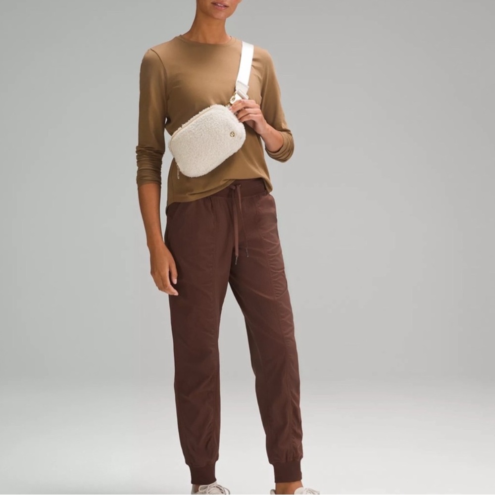 Lululemon Everywhere FLEECE Belt Bag - Natural Ivory Trench - NWT - Sherpa